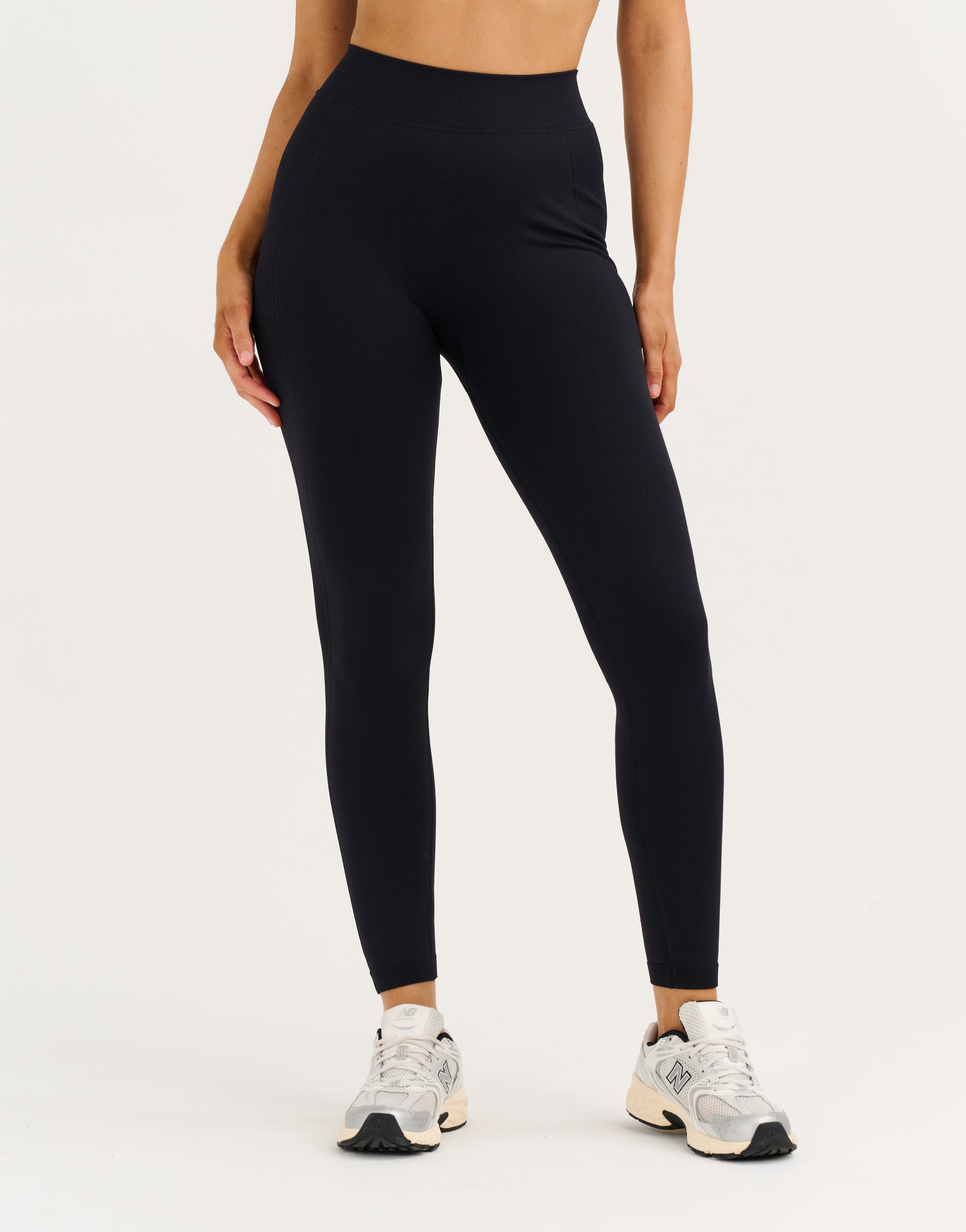 Arise Essential Mid-Waist Leggings V2 - Stealth Black