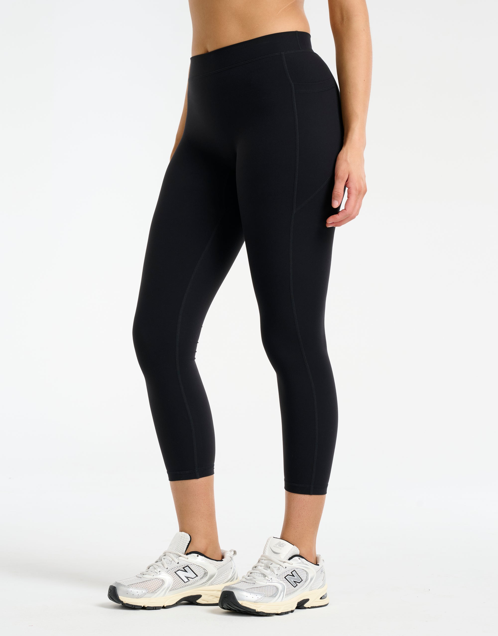 Ascend Pocket Mid-Waist Leggings 23" - Black