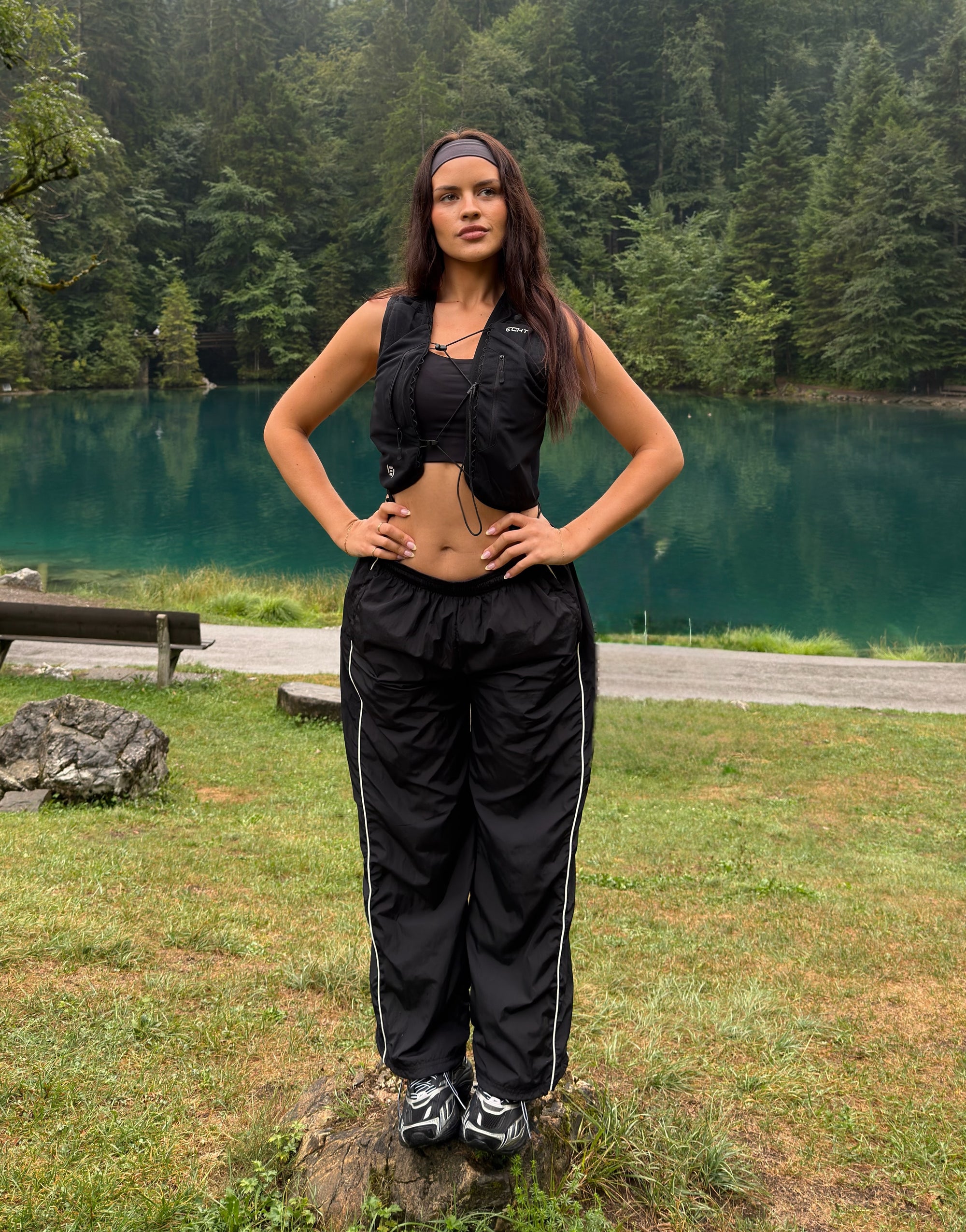 Performance Hydration Vest - Black (Unisex)