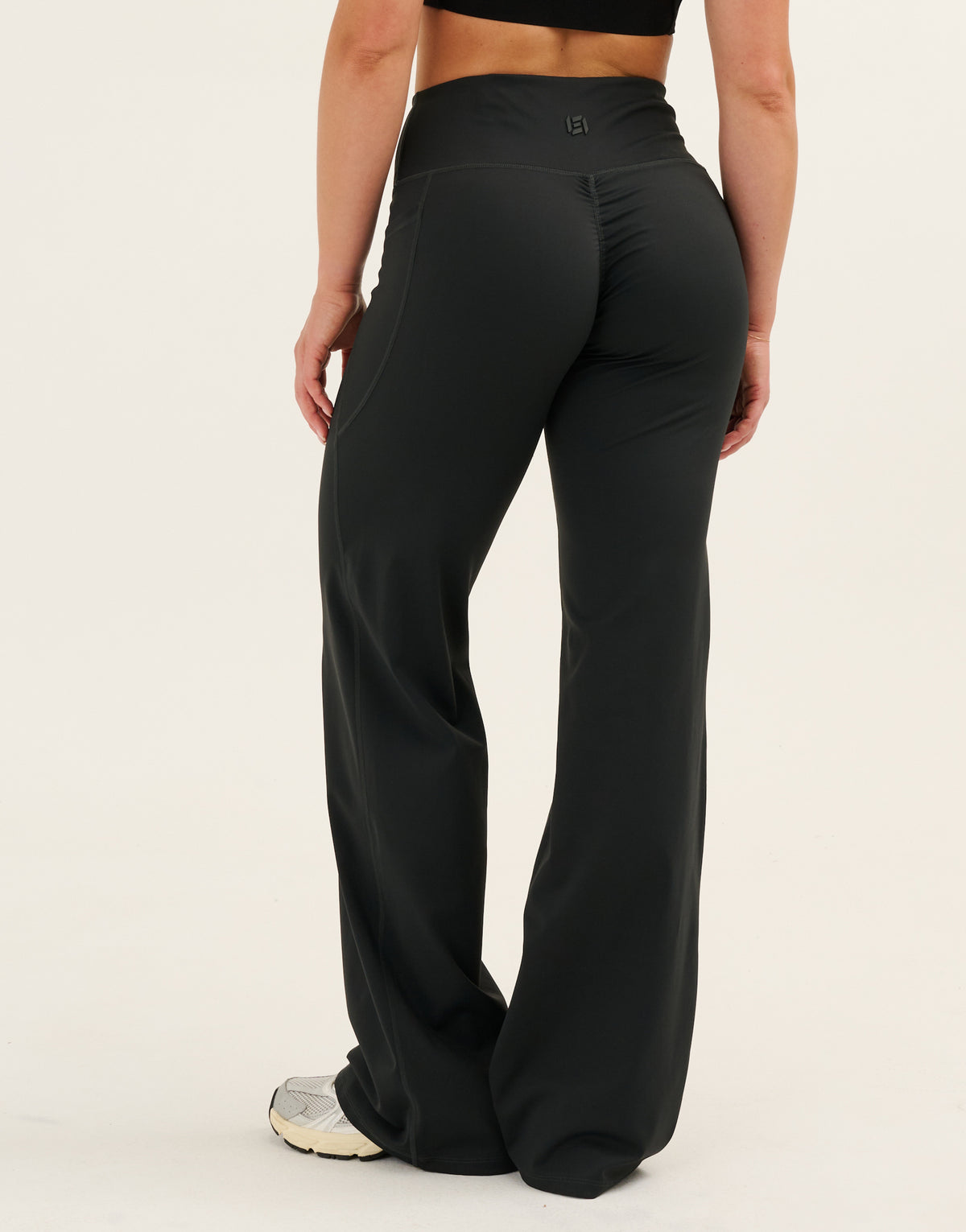 Nova Lycra® Pocket Wide Leg Pant - Phantom Black