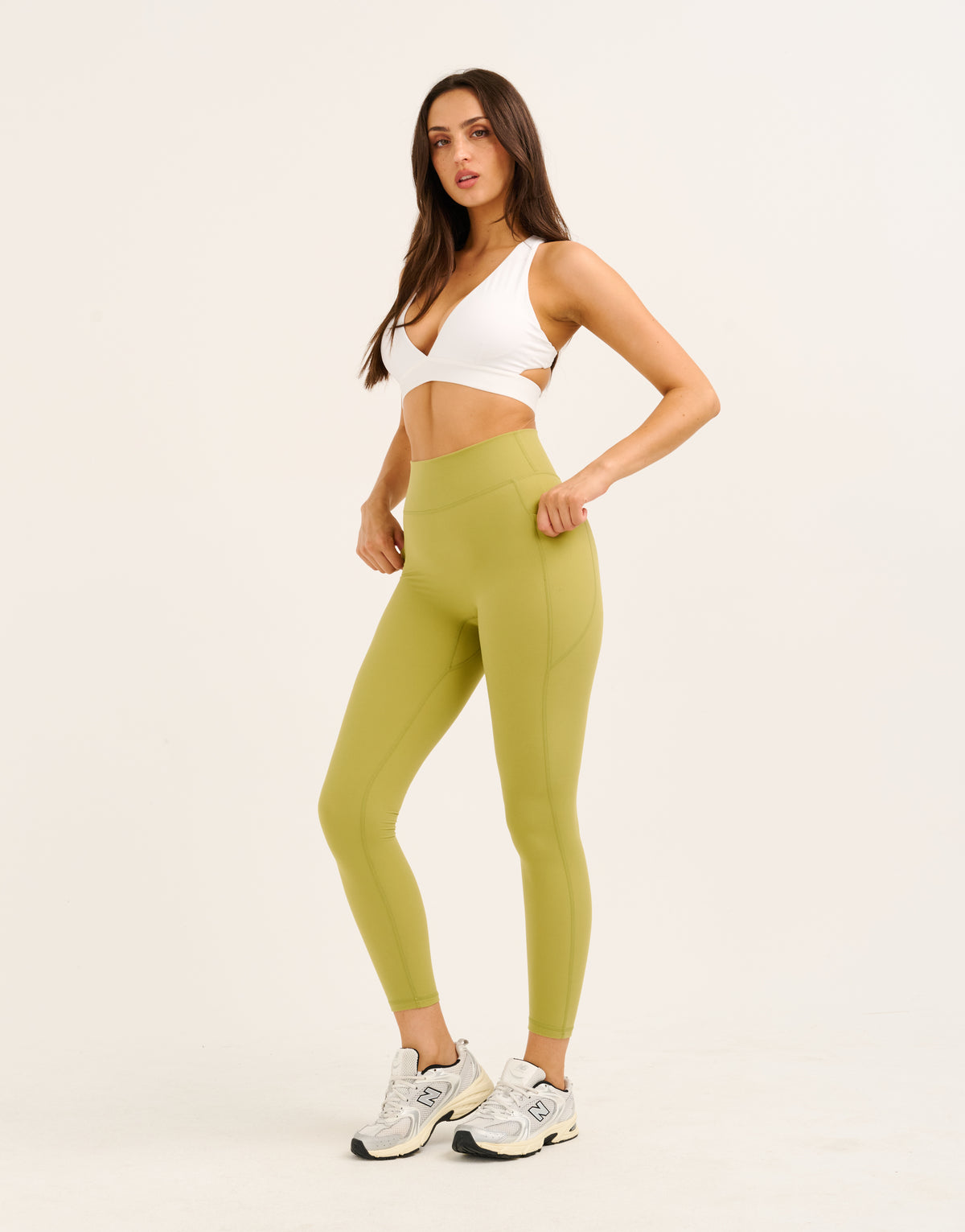 Ascend Pocket Mid-Waist Leggings 25" - Olive