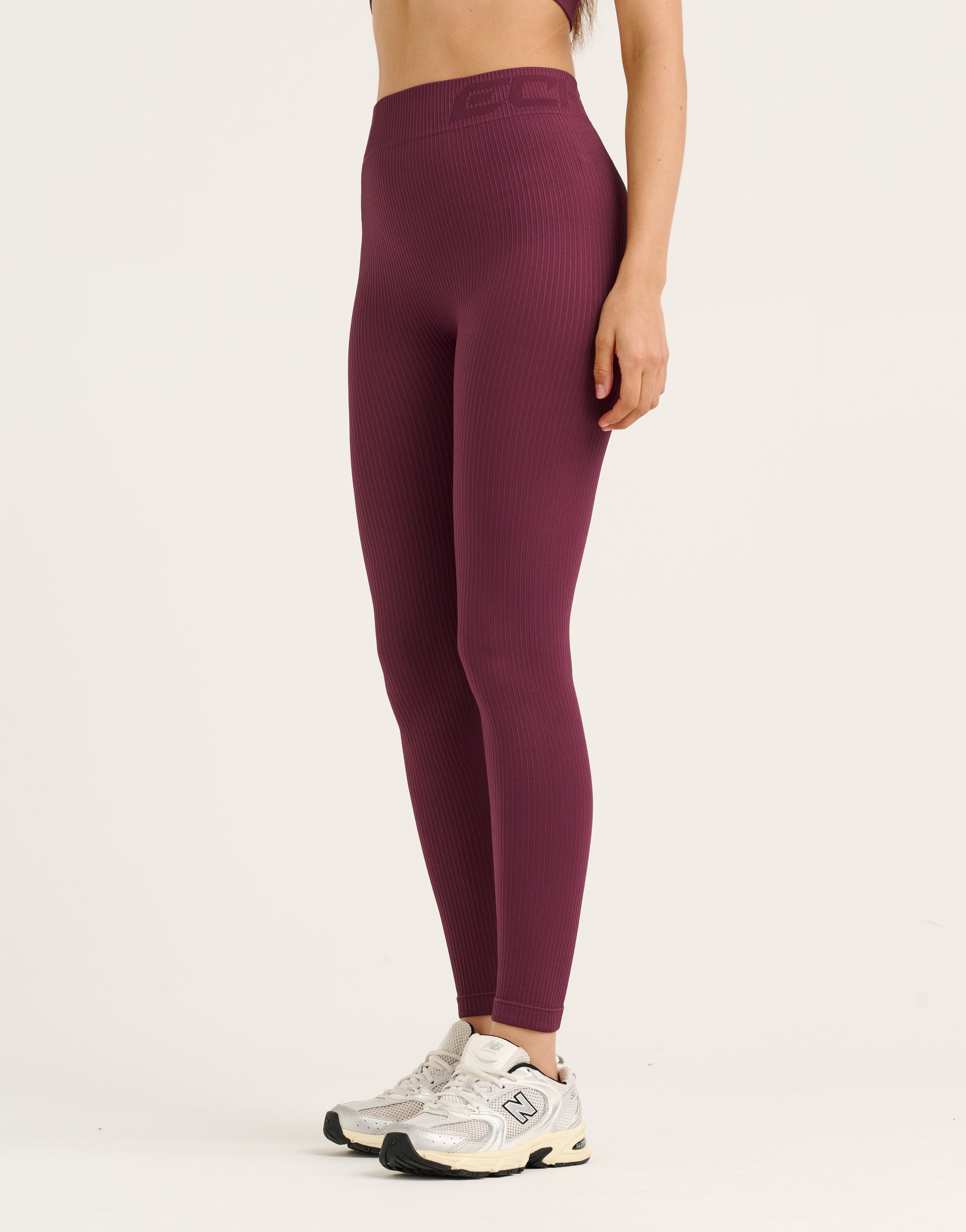 Arise Comfort Mid-Waist Leggings - Blackberry