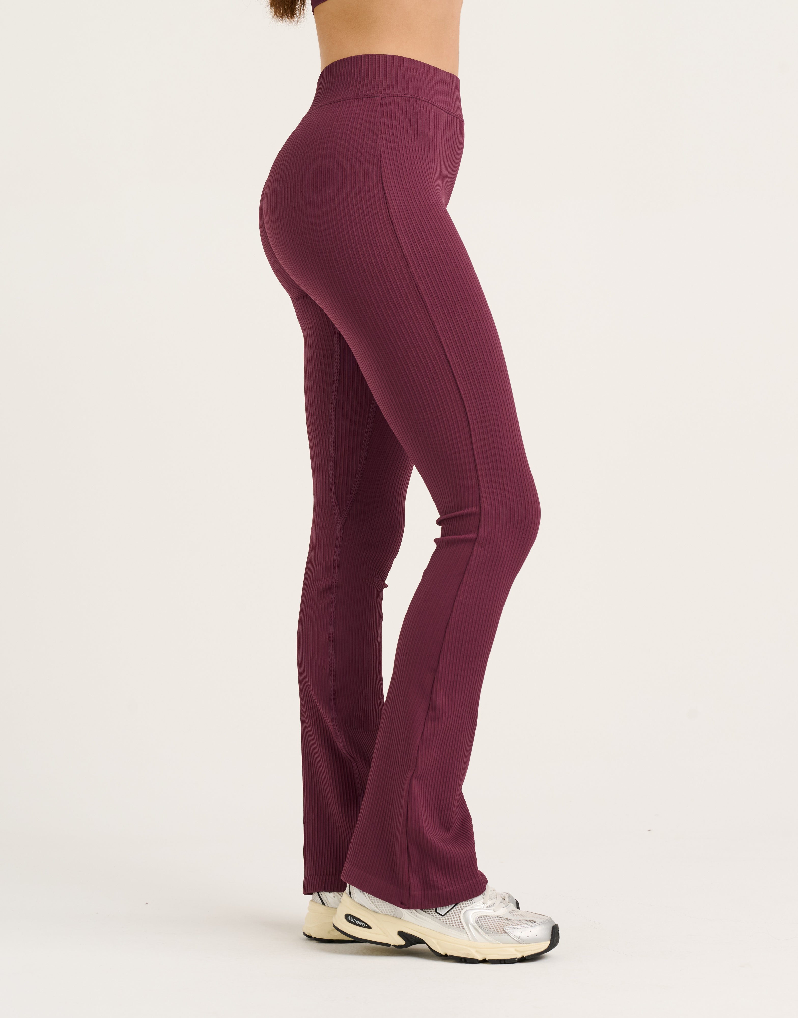 Arise Comfort Mid-Waist Flare Leggings - Blackberry