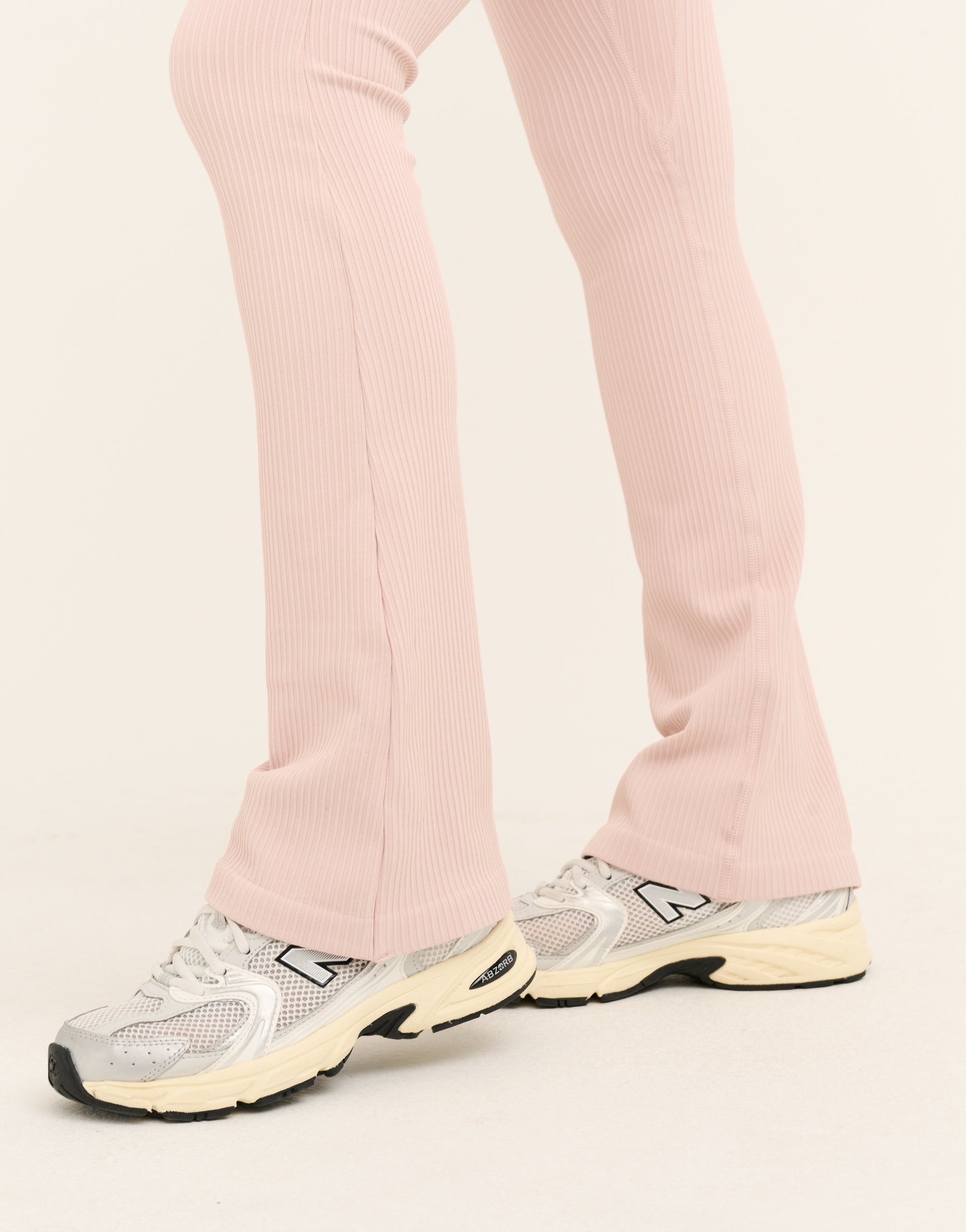 Arise Comfort Mid-Waist Flare Leggings - Mauve