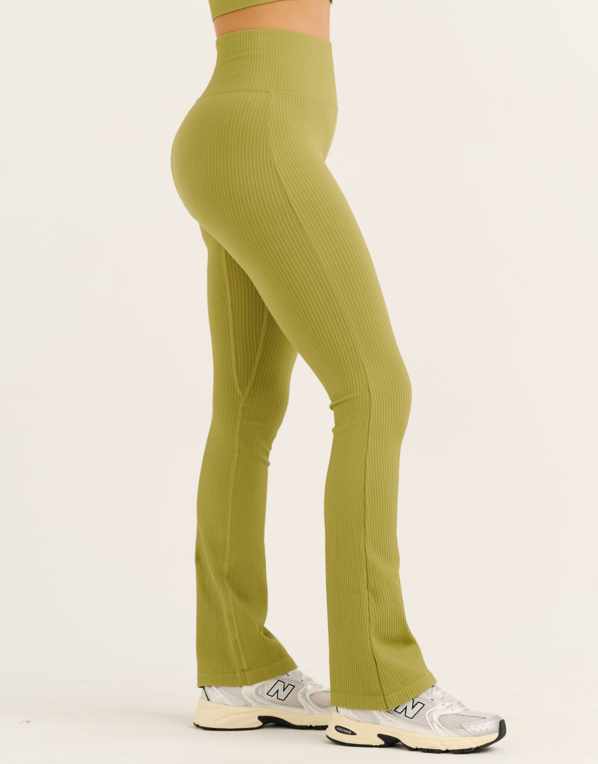 Arise Comfort Flare Leggings V2 - Olive