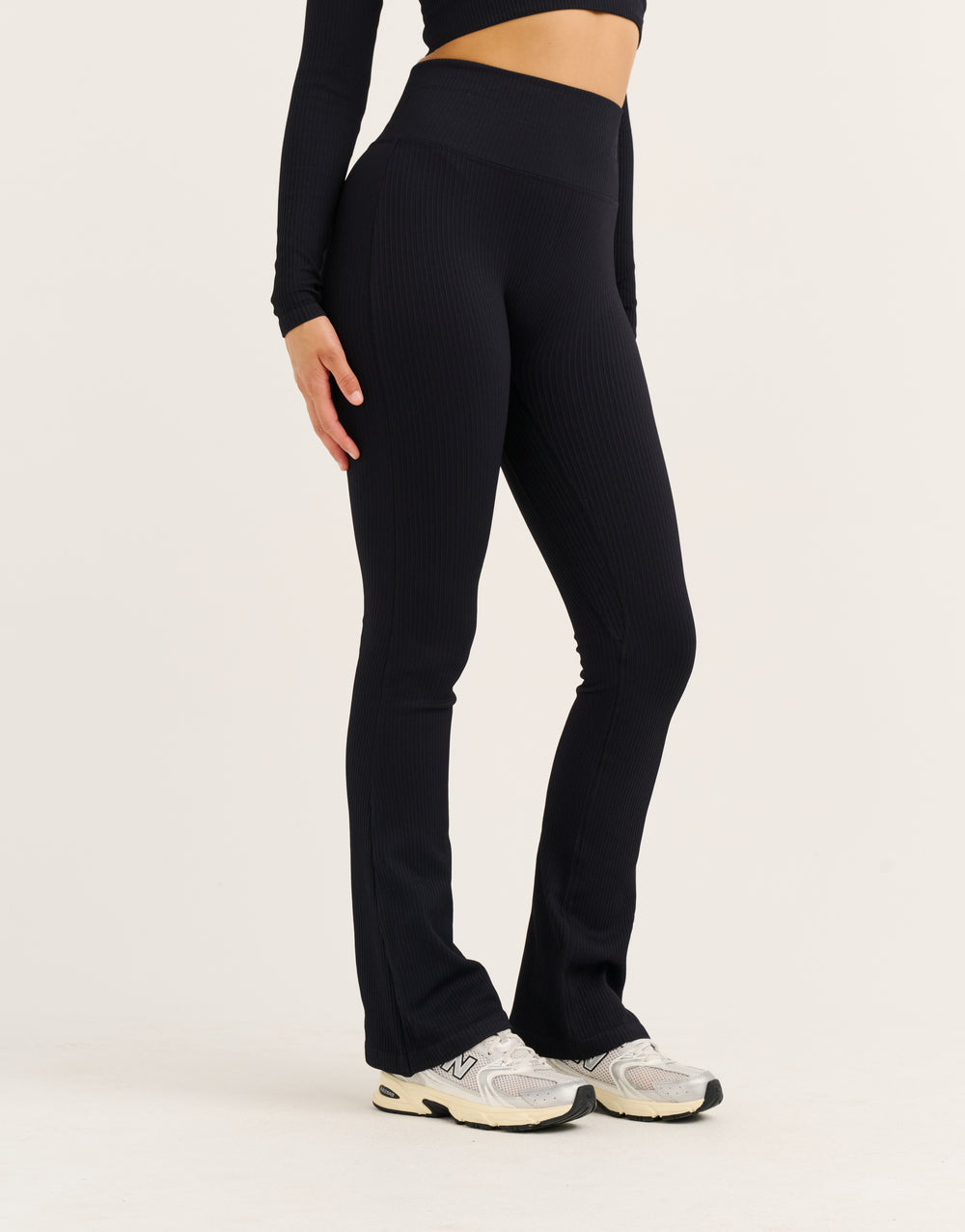 Arise Comfort Flare Leggings V2 - Stealth Black