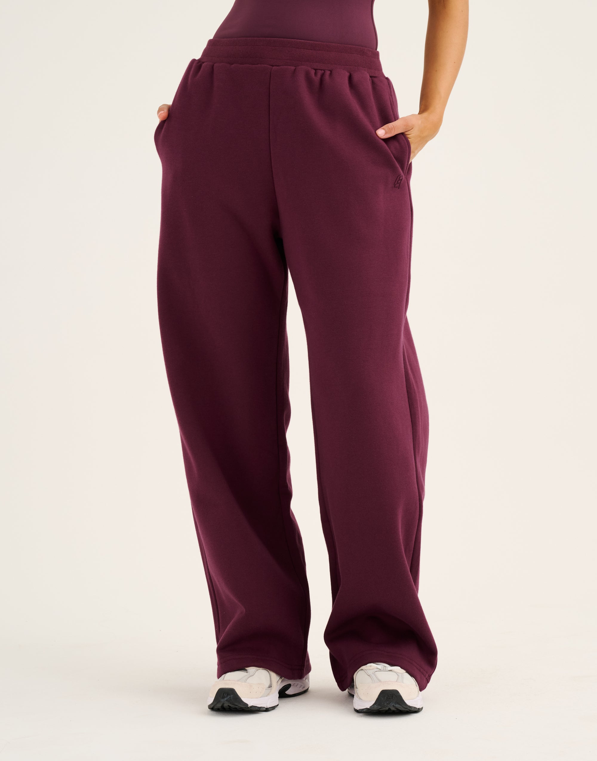 Elemental Wide Leg Sweatpants - Blackberry