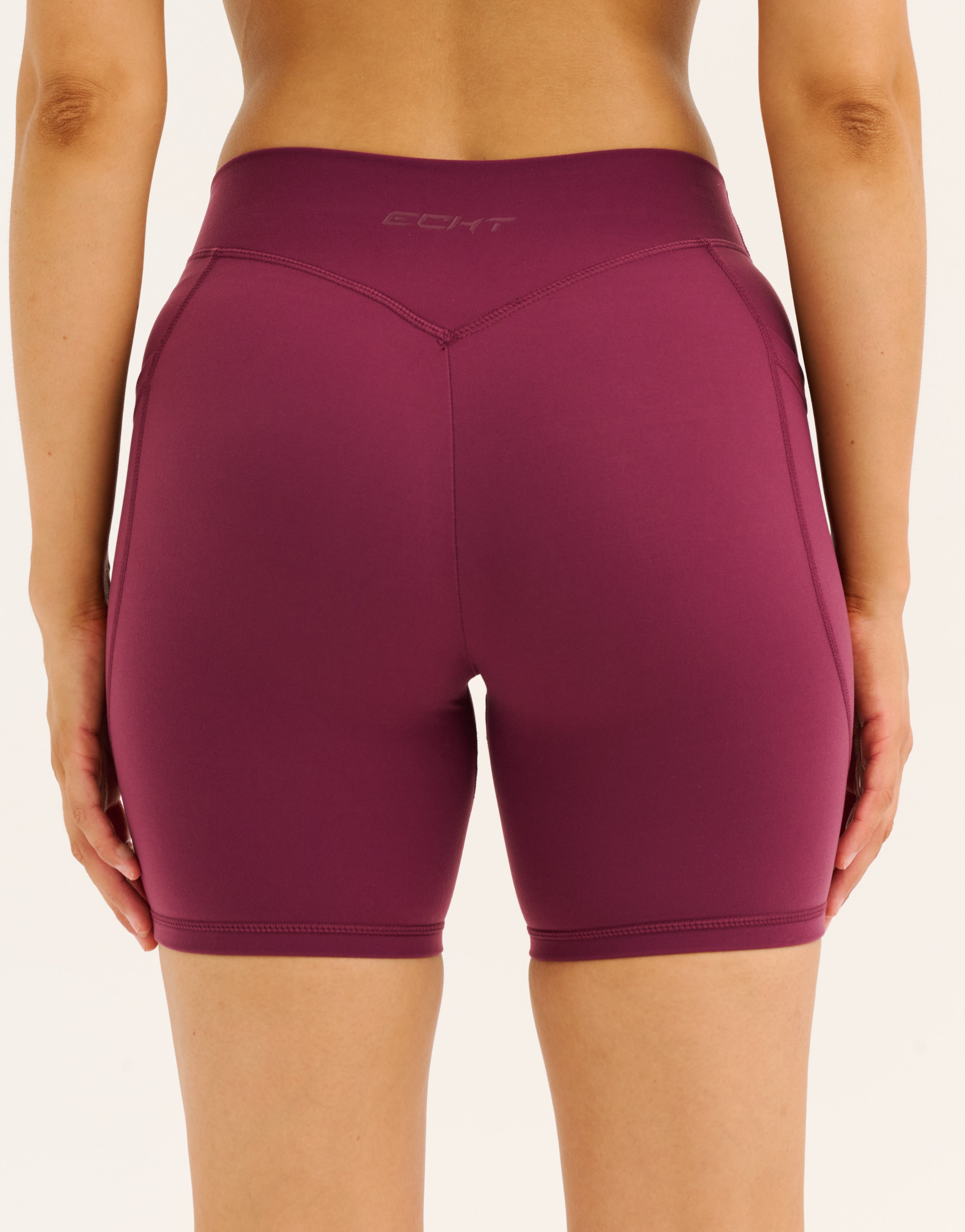 Ascend Pocket Mid-Waist Shorts 6" - Blackberry