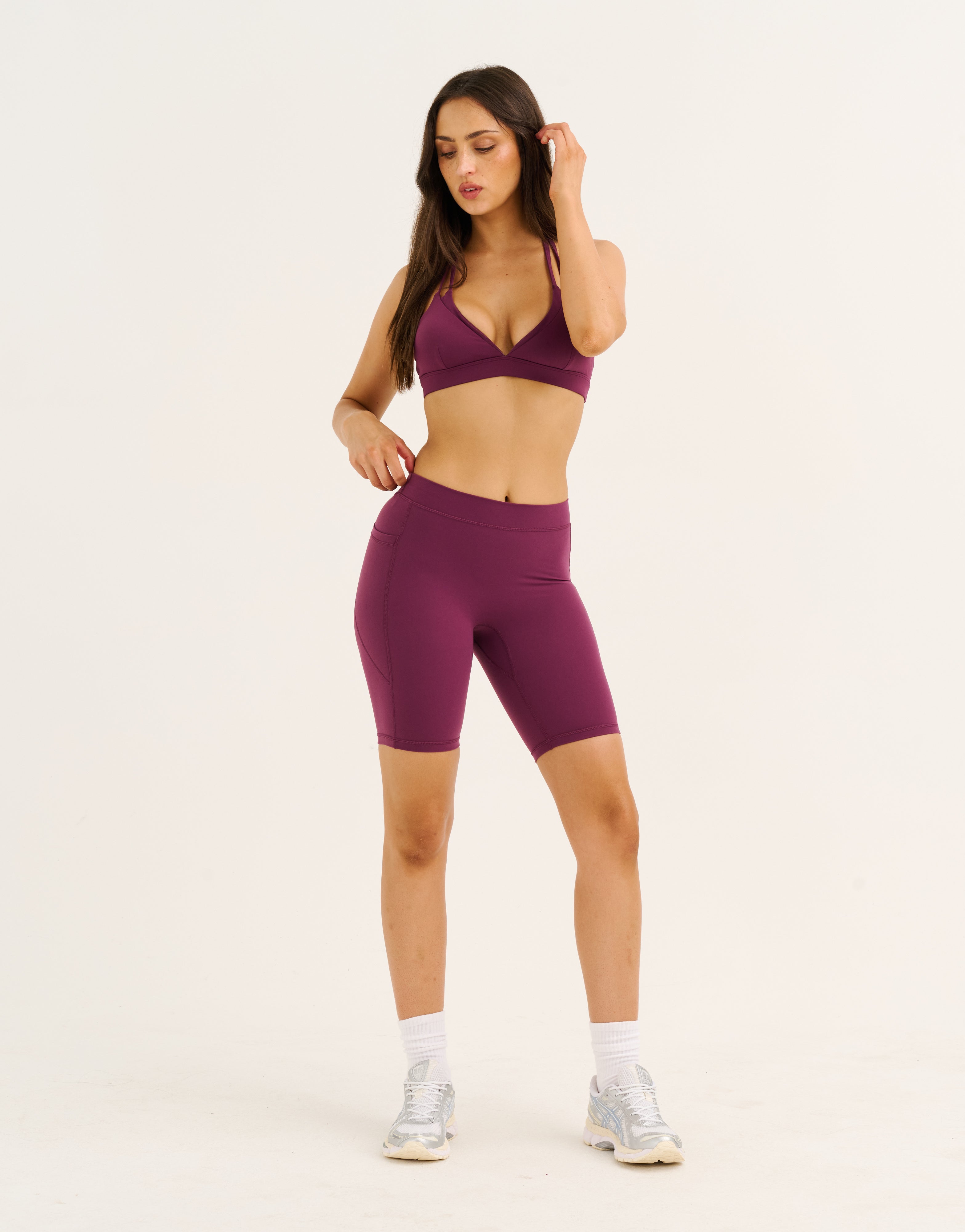 Ascend Pocket Mid-Waist Shorts 8" - Blackberry