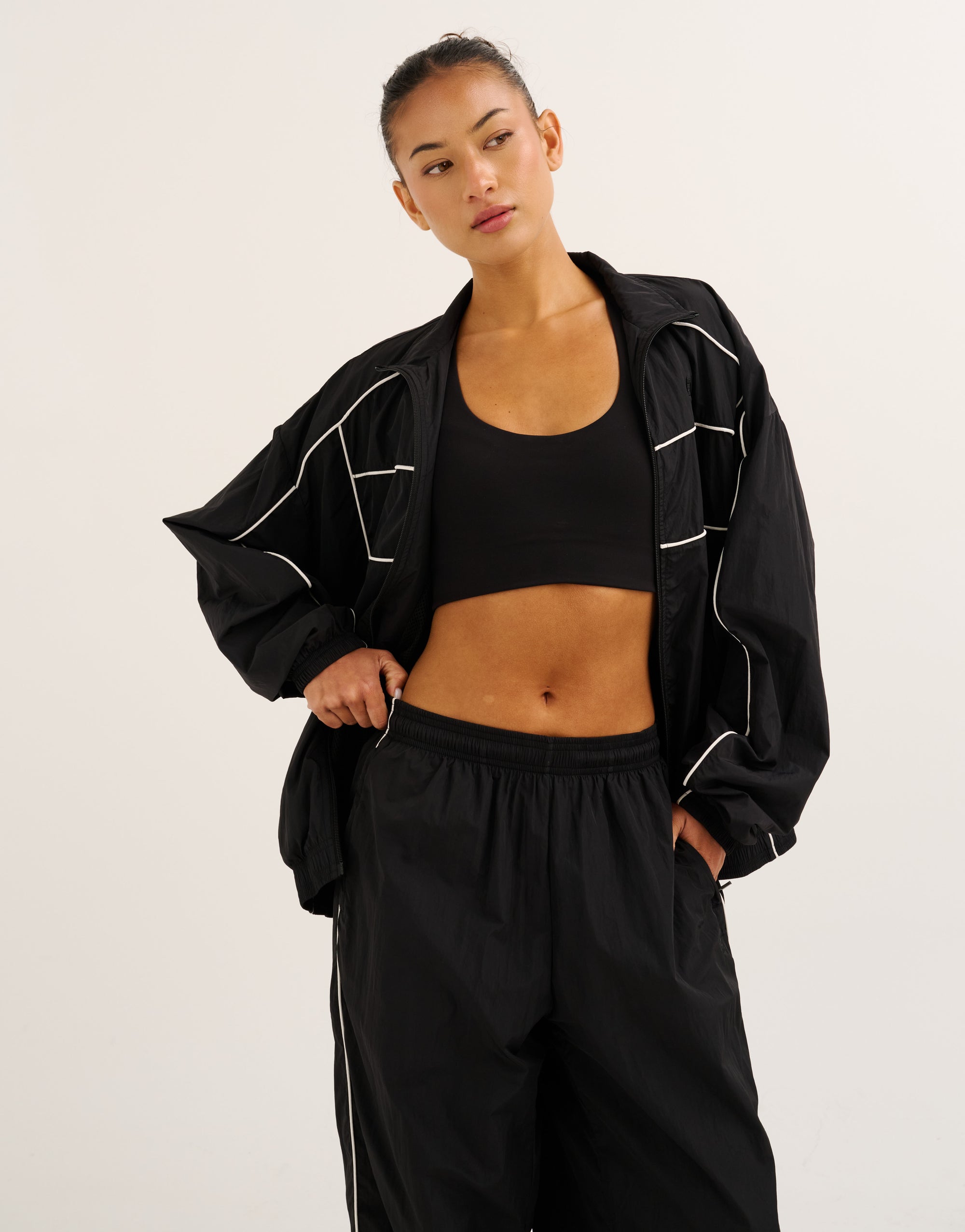 Nova Trek™ Spray Jacket - Phantom Black
